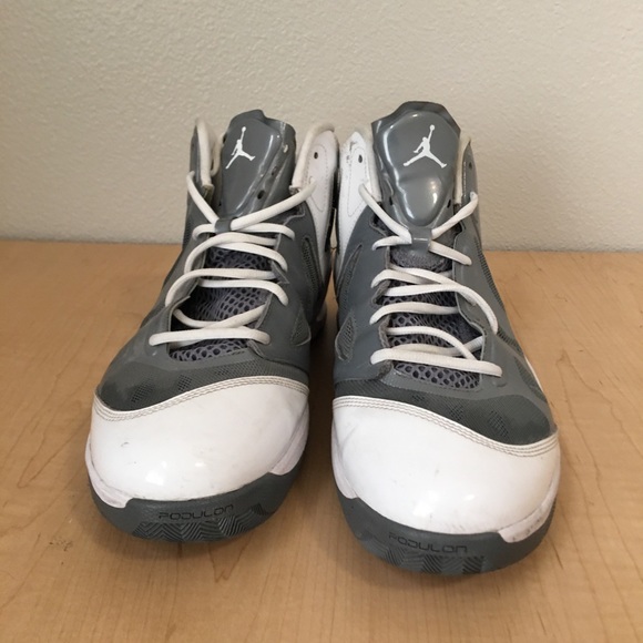 Jordan Play In These 2 Grey Shoes - Picture 4 of 5